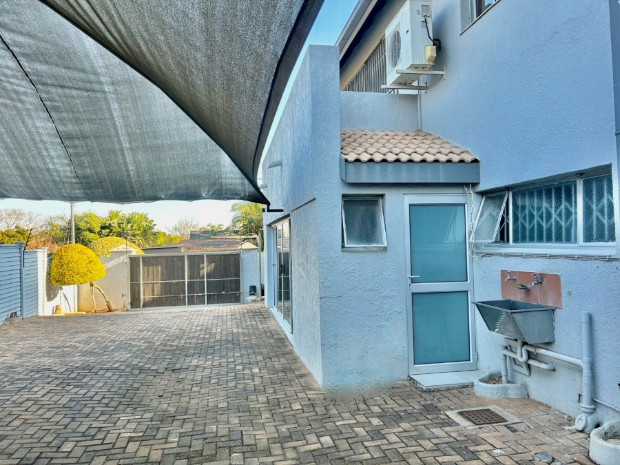 6 Bedroom Property for Sale in Schoemansville North West